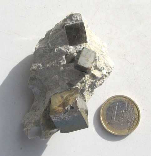 Pyritwürfel matrix stufe - pyritwürfel,
