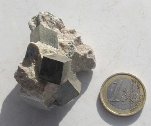 Pyritwürfel matrix stufe - pyritwürfel,