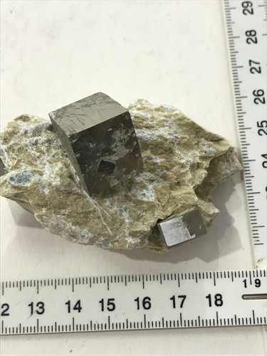Mineralien besonderheit - mm,
