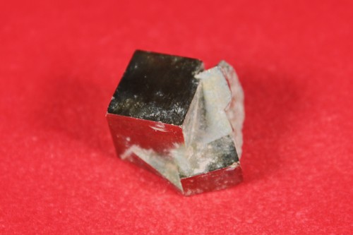 *Pyrit-Zwilling*Minas